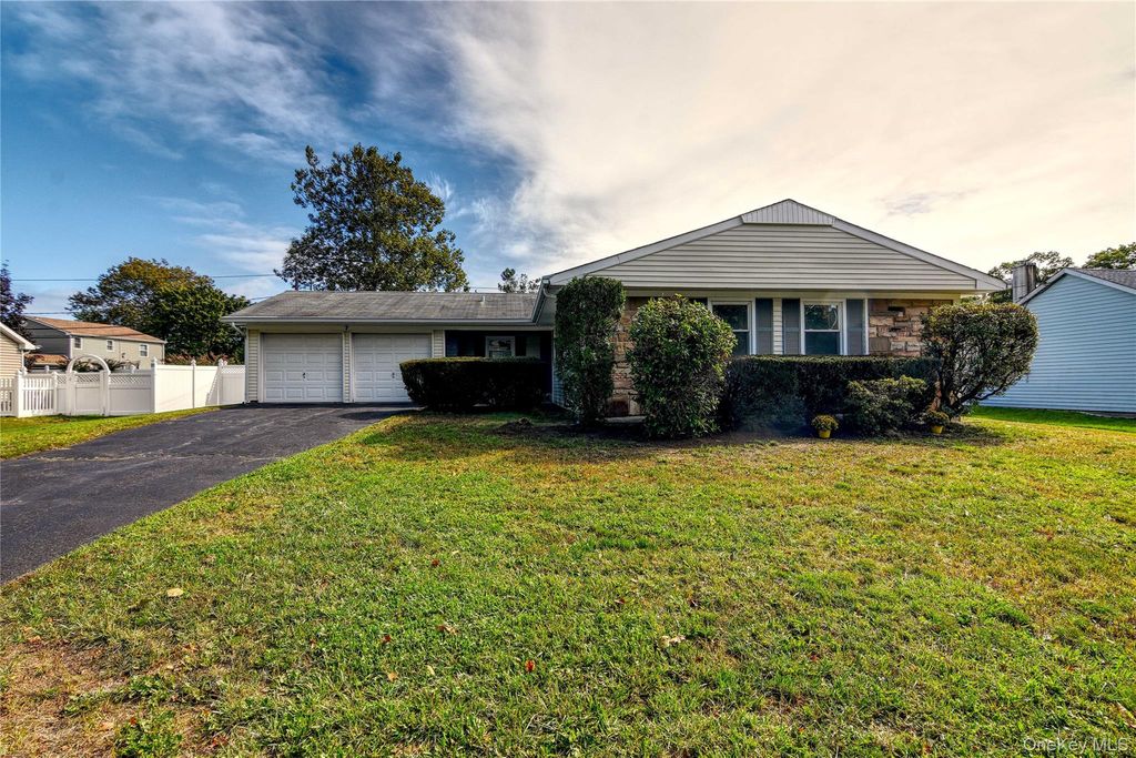 7 Tinder Lane, Lake Grove, NY 11755 — exterior