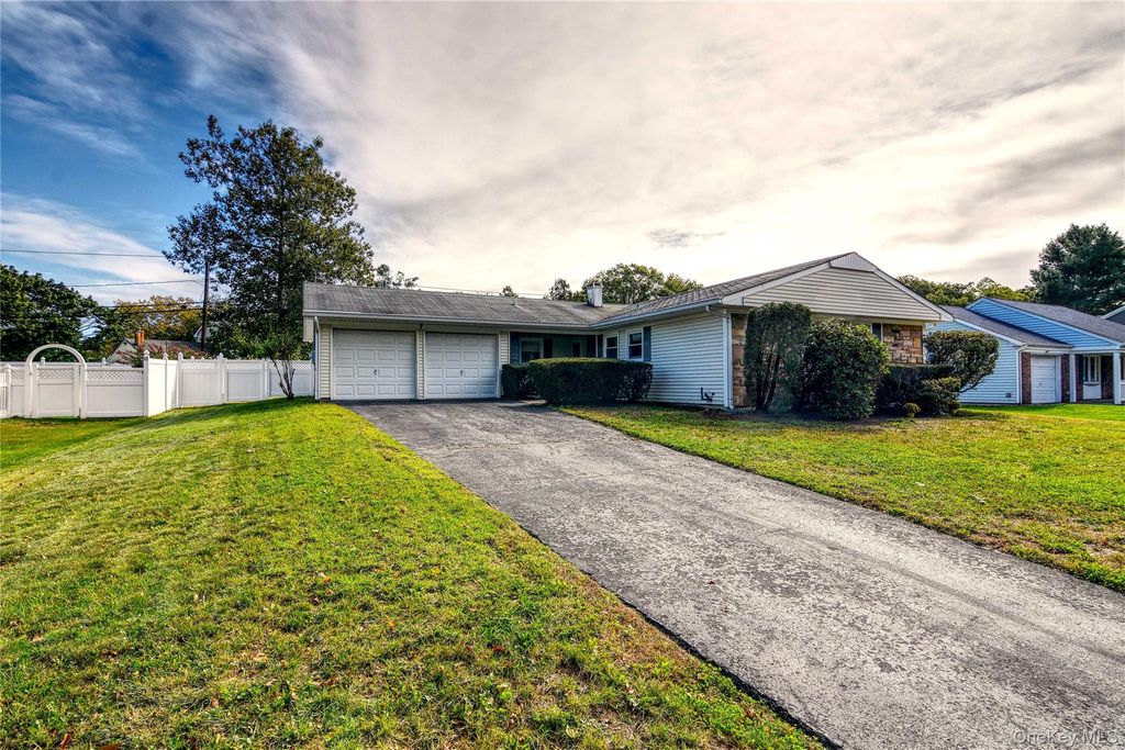 7 Tinder Lane, Lake Grove, NY 11755 — photo 2