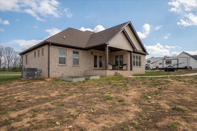 114 Hurst Dr, Leoma, TN 38468