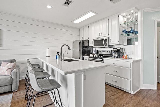 9520 Seawall Boulevard 319, Galveston, TX 77554