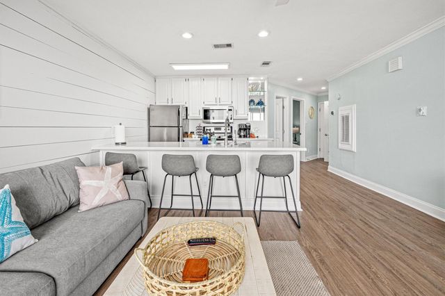 9520 Seawall Boulevard 319, Galveston, TX 77554