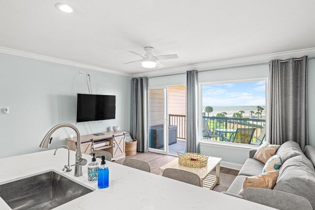 9520 Seawall Boulevard 319, Galveston, TX 77554