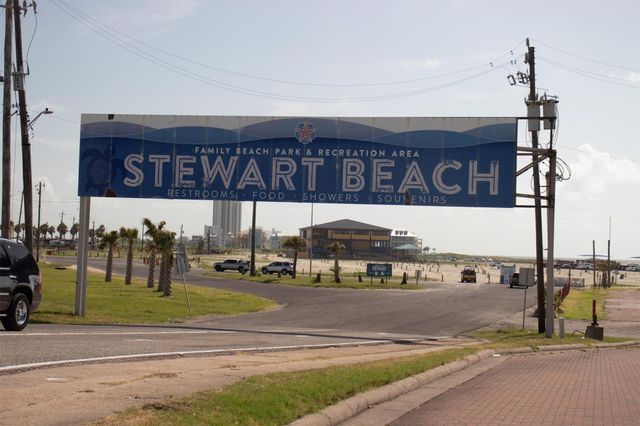 9520 Seawall Boulevard 319, Galveston, TX 77554