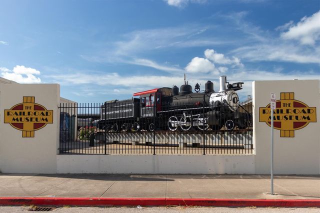 9520 Seawall Boulevard 319, Galveston, TX 77554