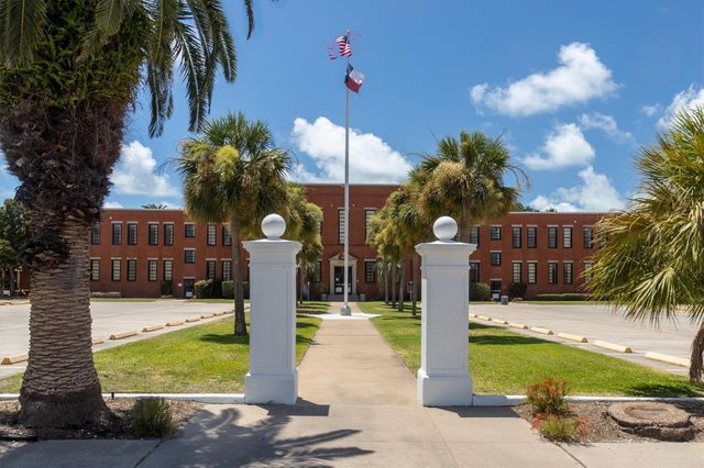 9520 Seawall Boulevard 319, Galveston, TX 77554