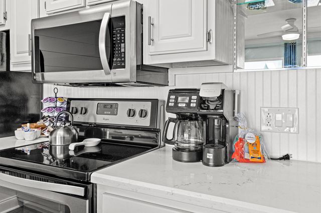 9520 Seawall Boulevard 319, Galveston, TX 77554