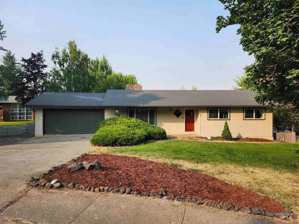 1232 Ponderosa Dr, Moscow, ID 83843 photo 1