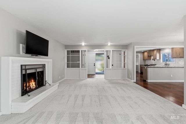 7840 W Crestwood Dr, Boise, ID 83704