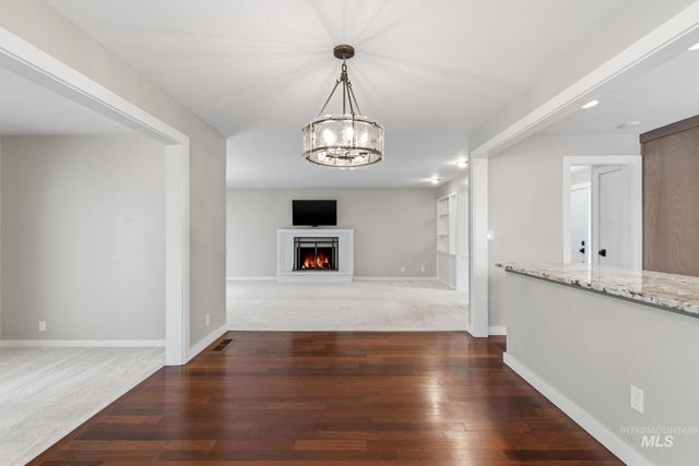 7840 W Crestwood Dr, Boise, ID 83704