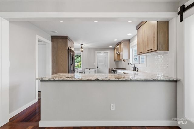 7840 W Crestwood Dr, Boise, ID 83704