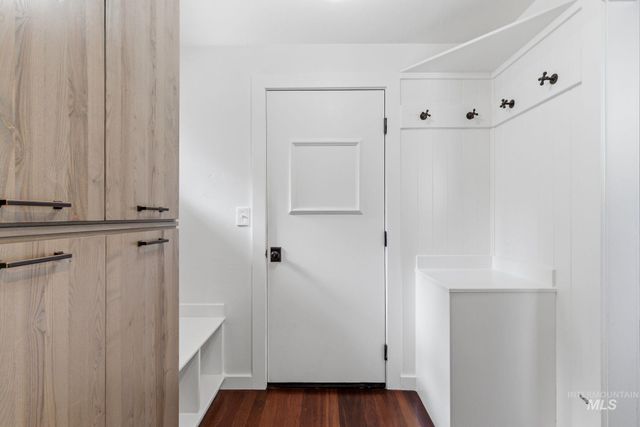 7840 W Crestwood Dr, Boise, ID 83704