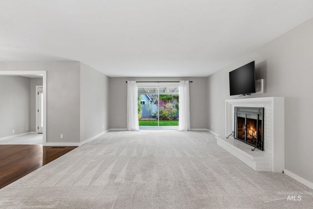 7840 W Crestwood Dr, Boise, ID 83704