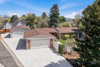7840 W Crestwood Dr, Boise, ID 83704