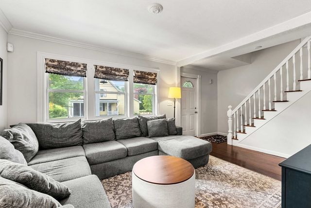 9 Giles St, Methuen, MA 01844