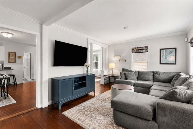 9 Giles St, Methuen, MA 01844