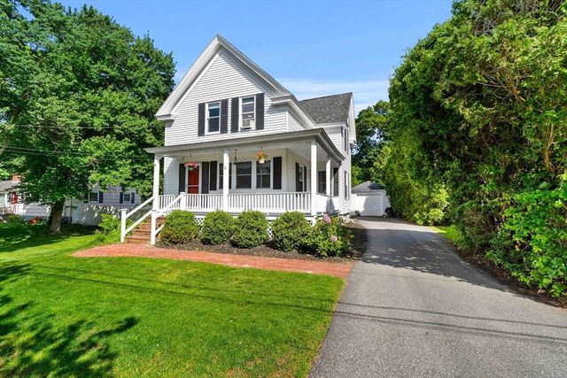 9 Giles St, Methuen, MA 01844