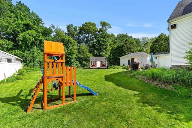 9 Giles St, Methuen, MA 01844