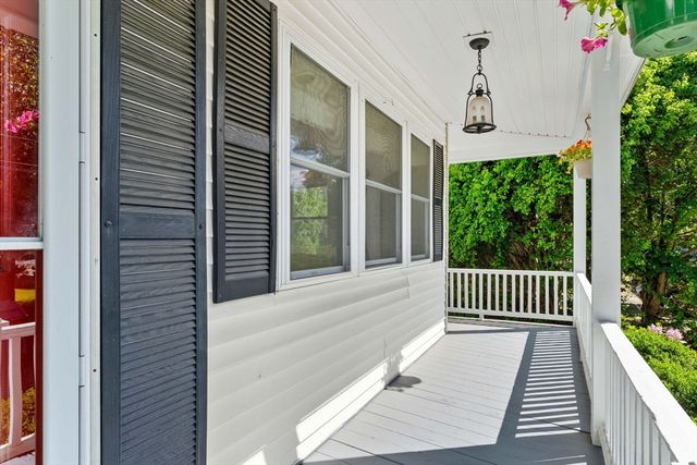 9 Giles St, Methuen, MA 01844