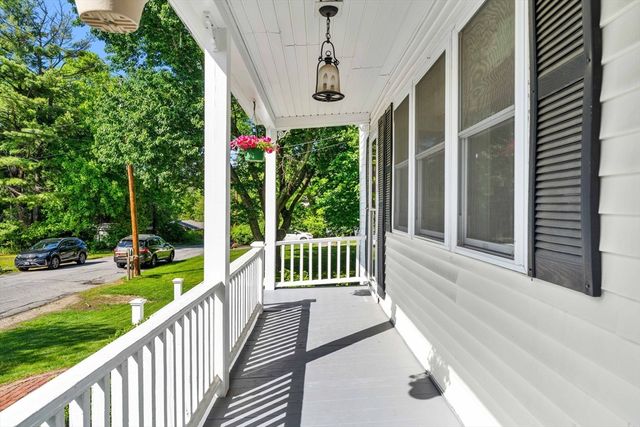 9 Giles St, Methuen, MA 01844