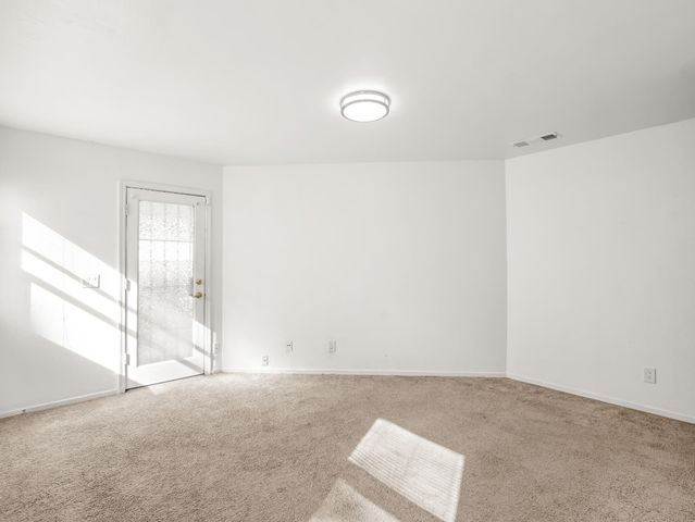 2521 N Selland Avenue, Fresno, CA 93722