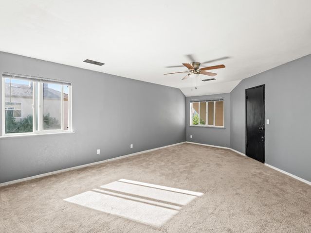 2521 N Selland Avenue, Fresno, CA 93722