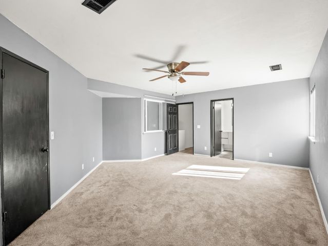 2521 N Selland Avenue, Fresno, CA 93722