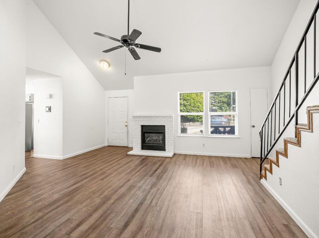 2521 N Selland Avenue, Fresno, CA 93722