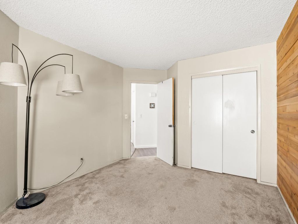 Image 17 of property listing at 2521 N Selland Avenue, Fresno, CA 93722