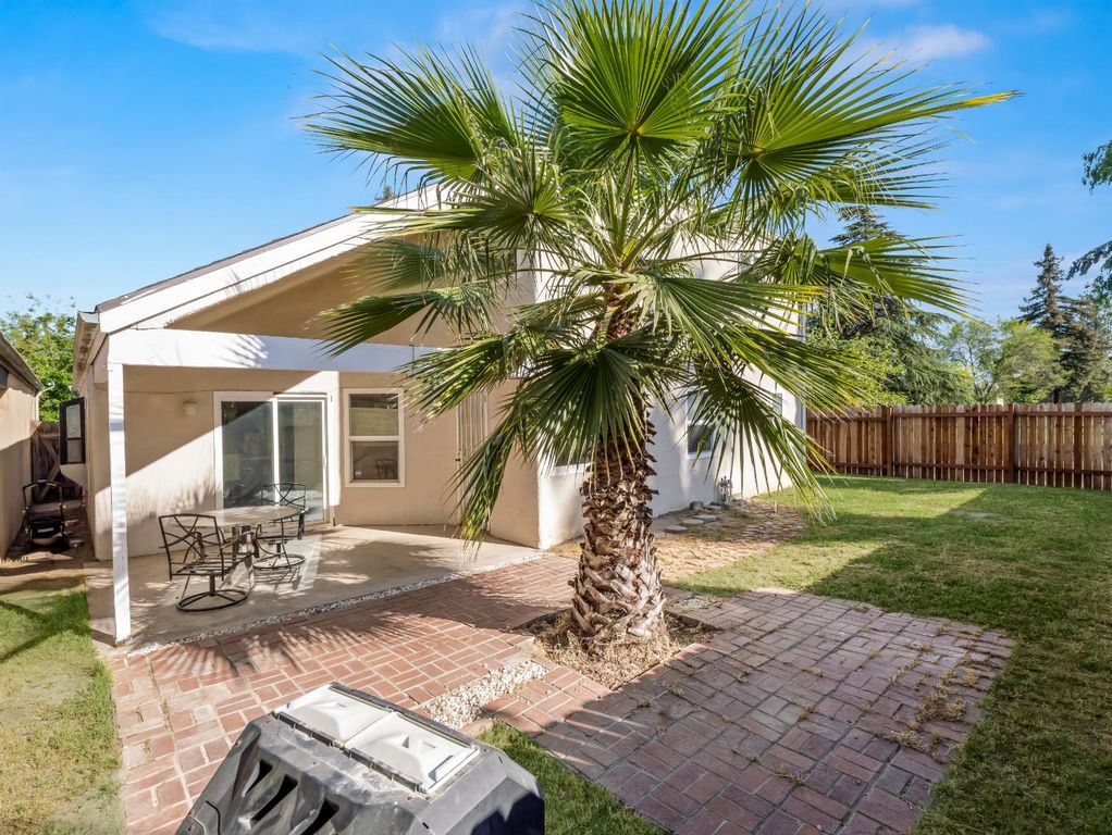 Image 38 of property listing at 2521 N Selland Avenue, Fresno, CA 93722