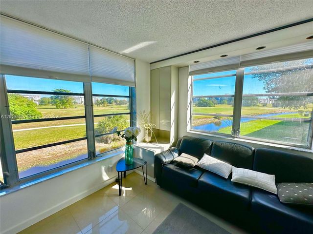 3051 S Palm Aire Drive 201, Pompano Beach, FL 33069