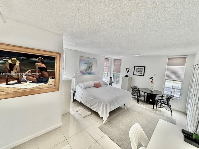 3051 S Palm Aire Drive 201, Pompano Beach, FL 33069