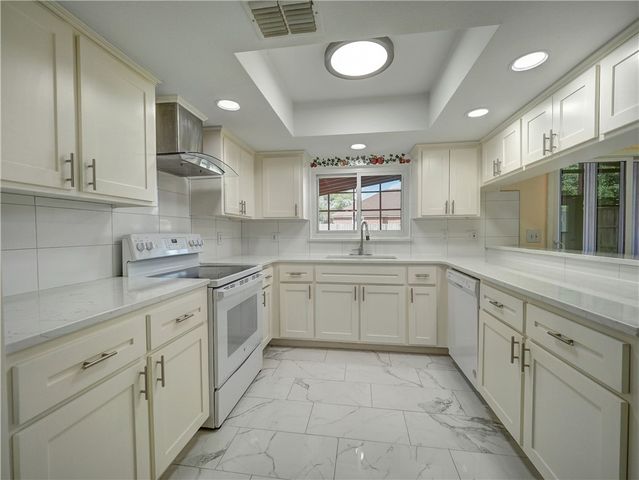 14321 Goldfish St, Corpus Christi, TX 78418