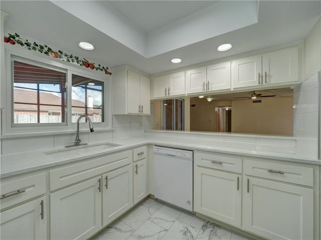 14321 Goldfish St, Corpus Christi, TX 78418