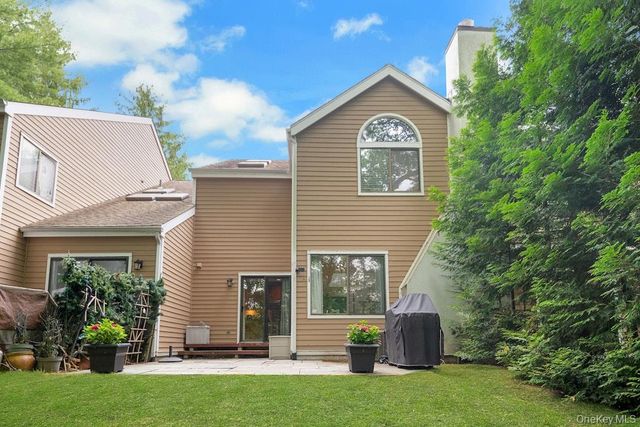 20 Waters Edge, Chappaqua, NY 10514