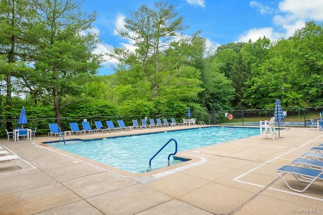 20 Waters Edge, Chappaqua, NY 10514