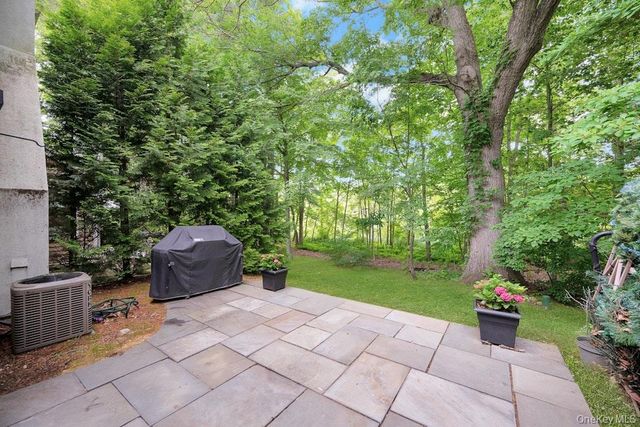 20 Waters Edge, Chappaqua, NY 10514