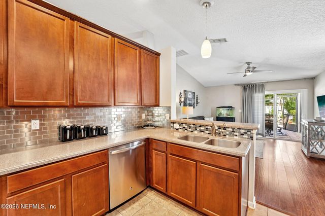 96398 COMMODORE POINT Drive, Yulee, FL 32097