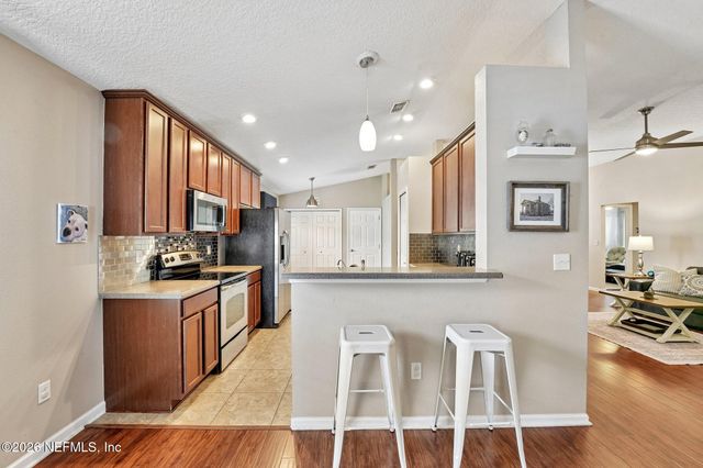 96398 COMMODORE POINT Drive, Yulee, FL 32097