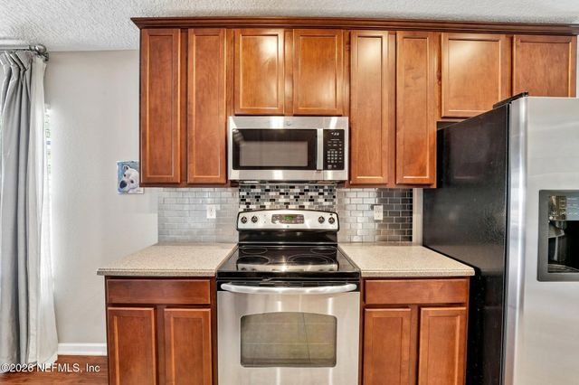 96398 COMMODORE POINT Drive, Yulee, FL 32097