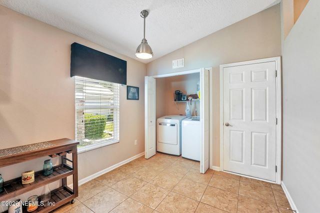 96398 COMMODORE POINT Drive, Yulee, FL 32097