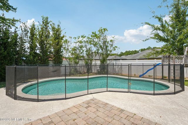 96398 COMMODORE POINT Drive, Yulee, FL 32097