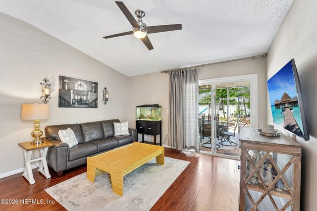 96398 COMMODORE POINT Drive, Yulee, FL 32097
