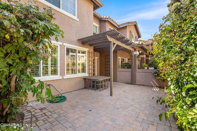 1325 Ashton Park Lane, Newbury Park, CA 91320