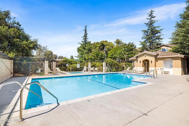 1325 Ashton Park Lane, Newbury Park, CA 91320