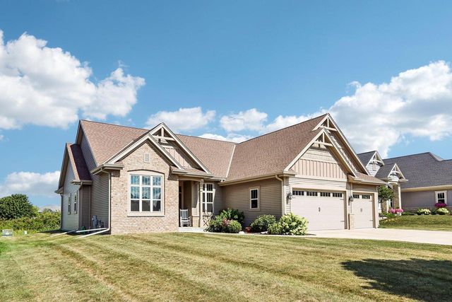 517 Spur ROAD, Slinger, WI 53086
