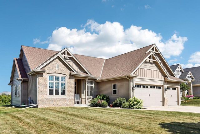 517 Spur ROAD, Slinger, WI 53086