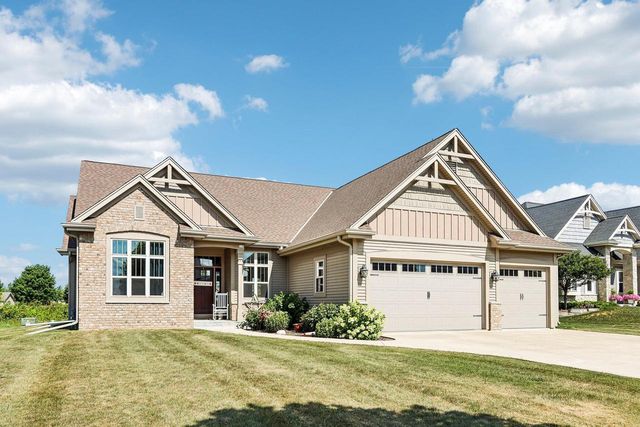 517 Spur ROAD, Slinger, WI 53086