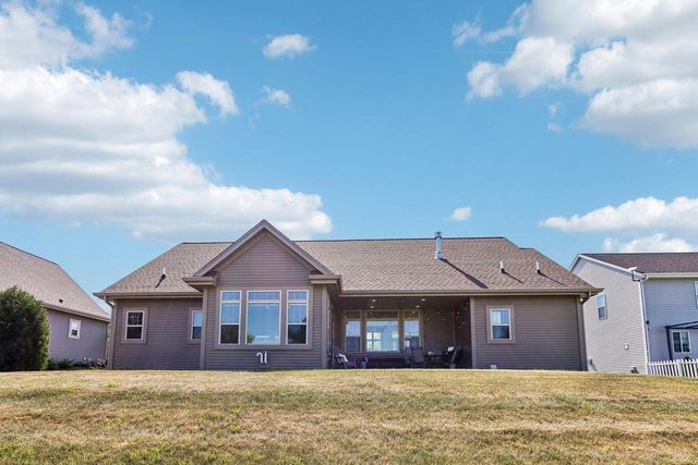 517 Spur ROAD, Slinger, WI 53086