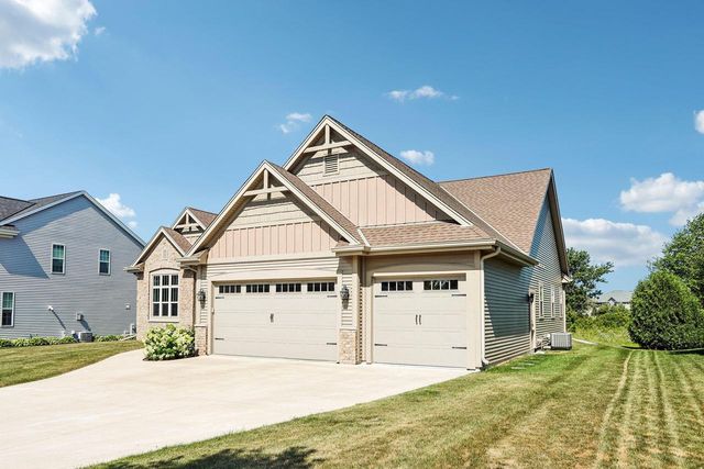 517 Spur ROAD, Slinger, WI 53086