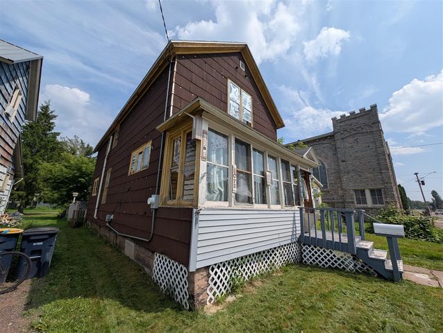 134 S Mansfield Street, Ironwood, MI 49938